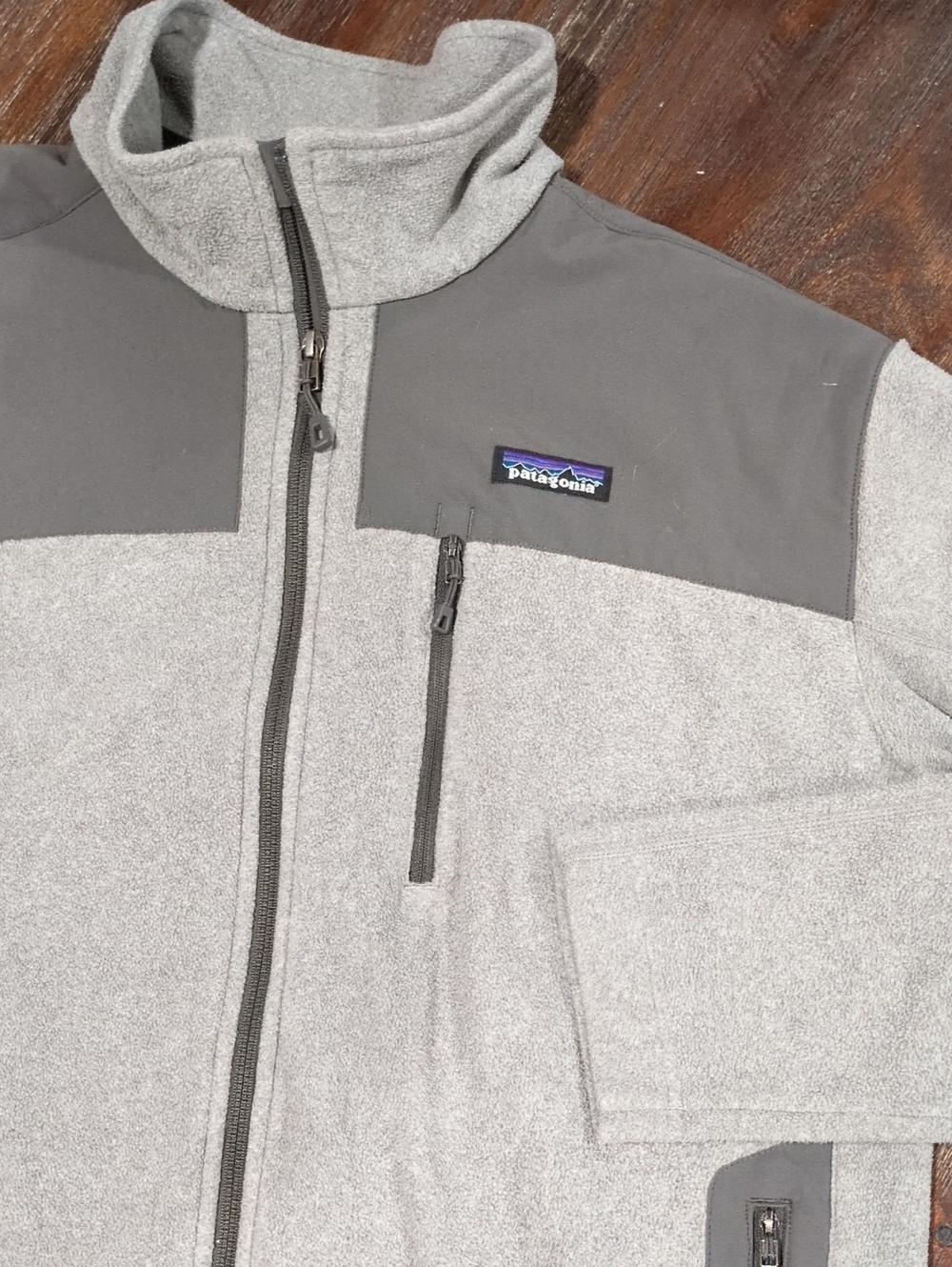Patagonia Light Gray and Charcoal Men's Full-Zip Performance Fleece Jacket XL